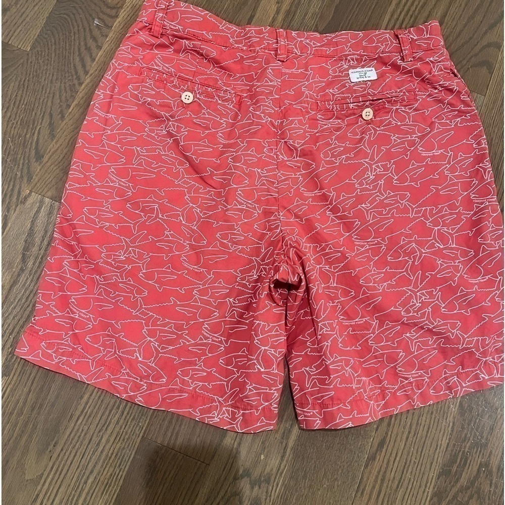 Vineyard Vines Men's Breaker Shorts Salmon and White Shark Fish Outline sz32 E - Picture 8 of 9